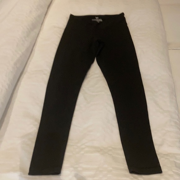 Aritzia TNA black leggings - Picture 2 of 4